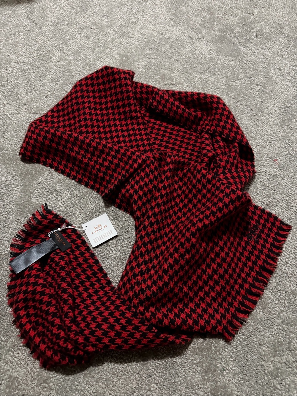 NWT Coach‎ red & black houndstooth fringed scarf wool and cashmere